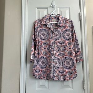 Multicolored Chicos no-iron blouse, size 1 (8-medium) with 3/4 length sleeves.